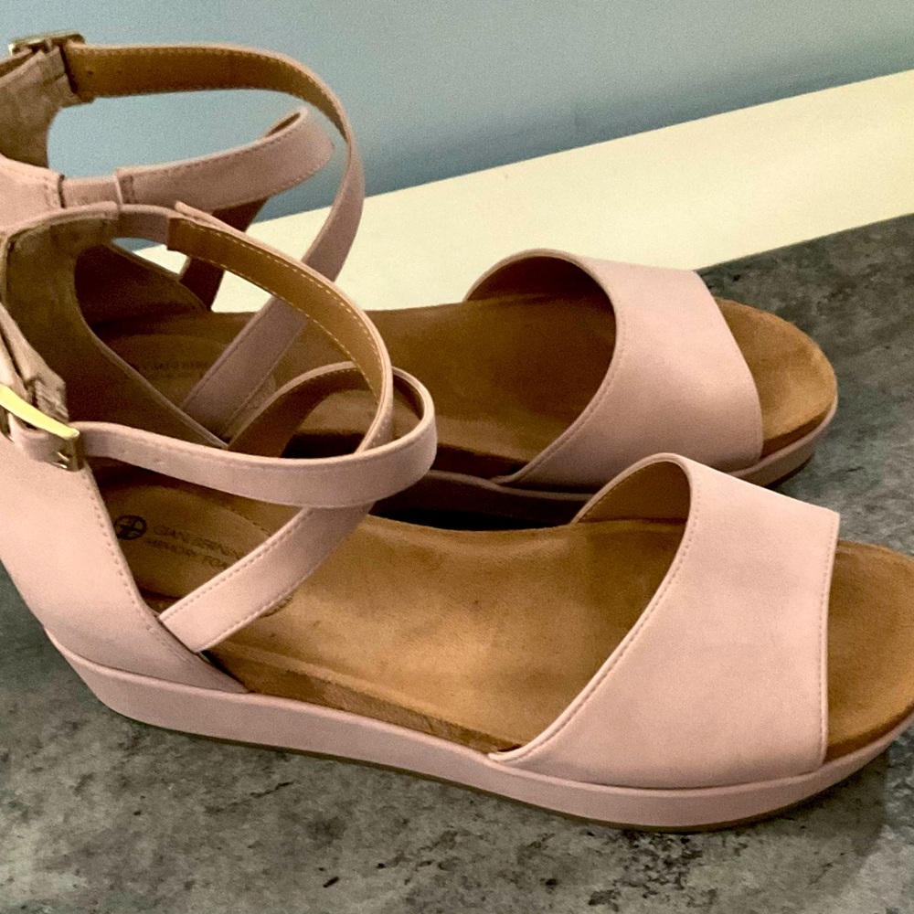 Womens Giani Bernini Pink Wedge Sandals withh Ankle Strap size 9